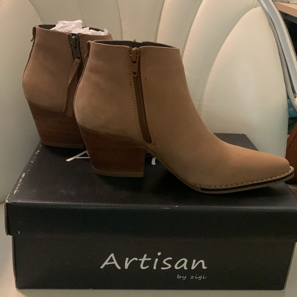 Artisan by Zigi Women's Leather Tan Ankle Boots - Picture 3 of 12